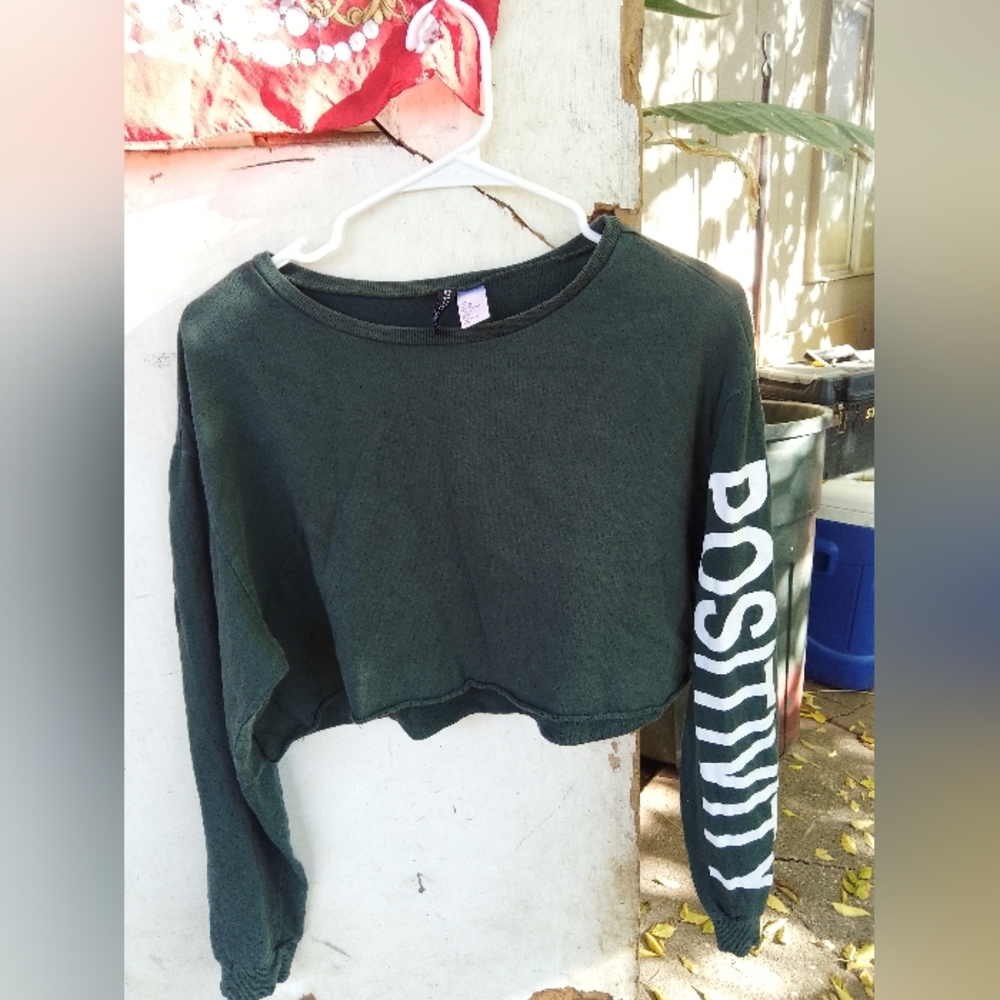 Divided H&m Cropped Sweatshirt Womens M Green "positivity" Long Sleeve